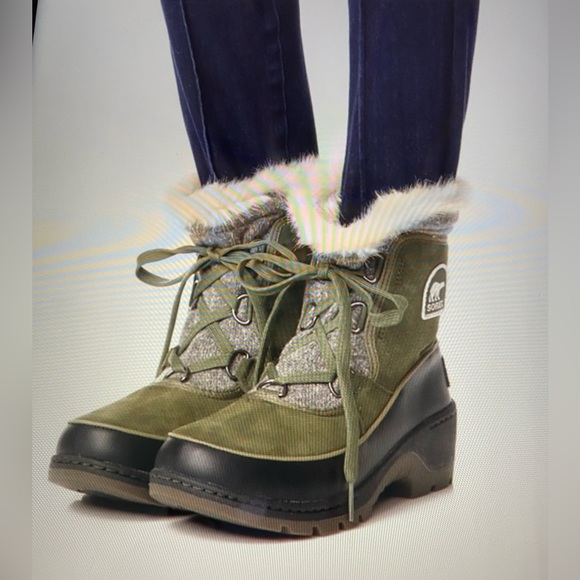 Sorel Women's Olive, Black and Gray Winter Boots - Picture 1 of 11